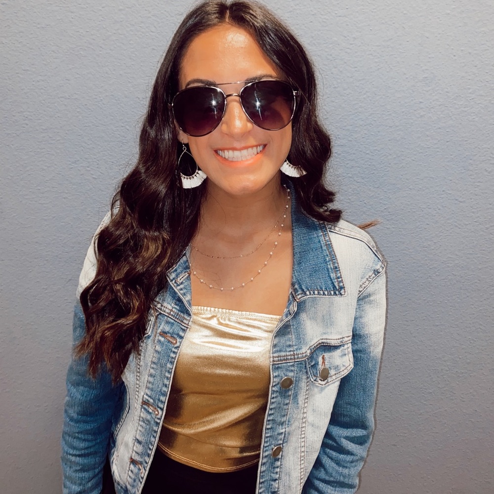 Meet your Posher, Kendra